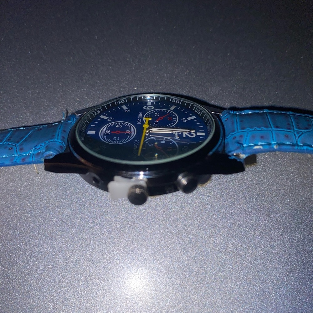 Watch - Picture 4 of 9